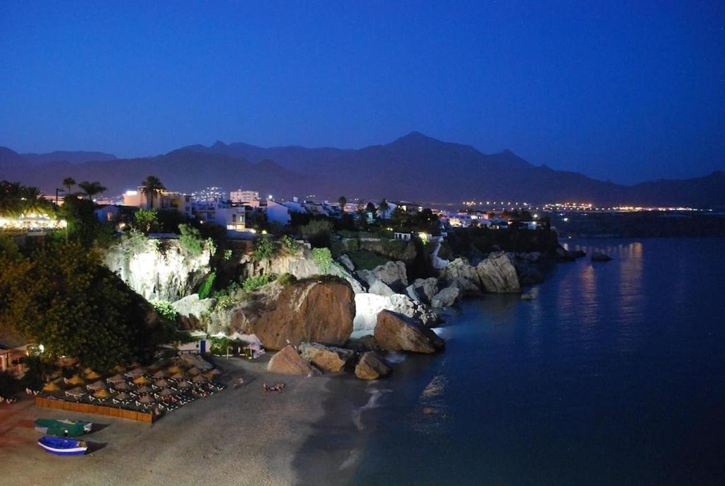Edificio Verdemar - Stunning 1 Bed Apartment With Pool & Sea Views Nerja Ngoại thất bức ảnh