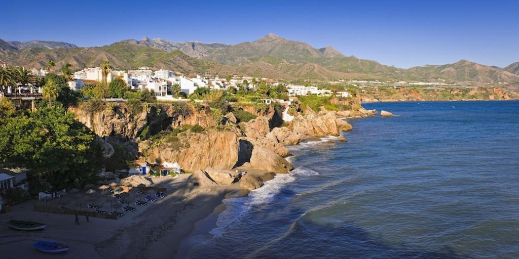 Edificio Verdemar - Stunning 1 Bed Apartment With Pool & Sea Views Nerja Ngoại thất bức ảnh