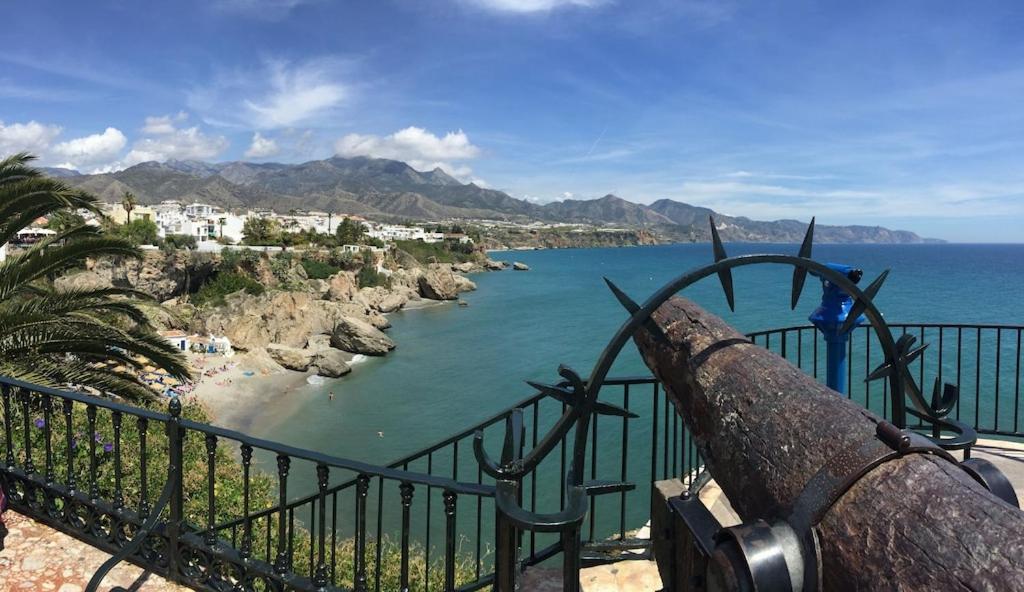 Edificio Verdemar - Stunning 1 Bed Apartment With Pool & Sea Views Nerja Ngoại thất bức ảnh