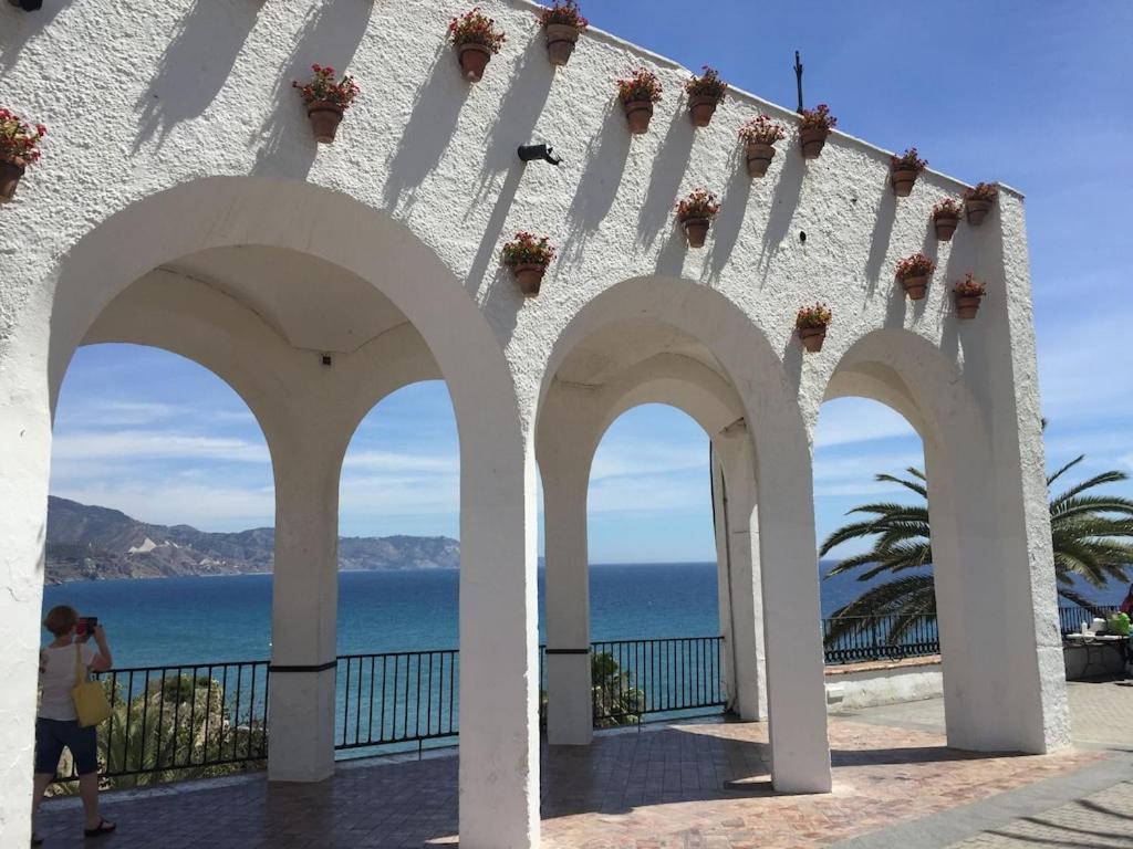 Edificio Verdemar - Stunning 1 Bed Apartment With Pool & Sea Views Nerja Ngoại thất bức ảnh